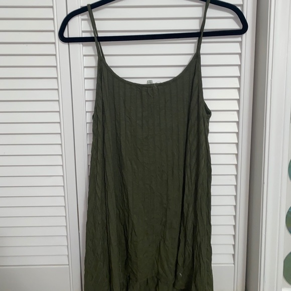 Urban Outfitters Flowy Green Dress - Picture 4 of 5